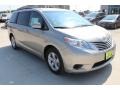 2017 Creme Brulee Mica Toyota Sienna LE  photo #2