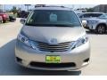 2017 Creme Brulee Mica Toyota Sienna LE  photo #3