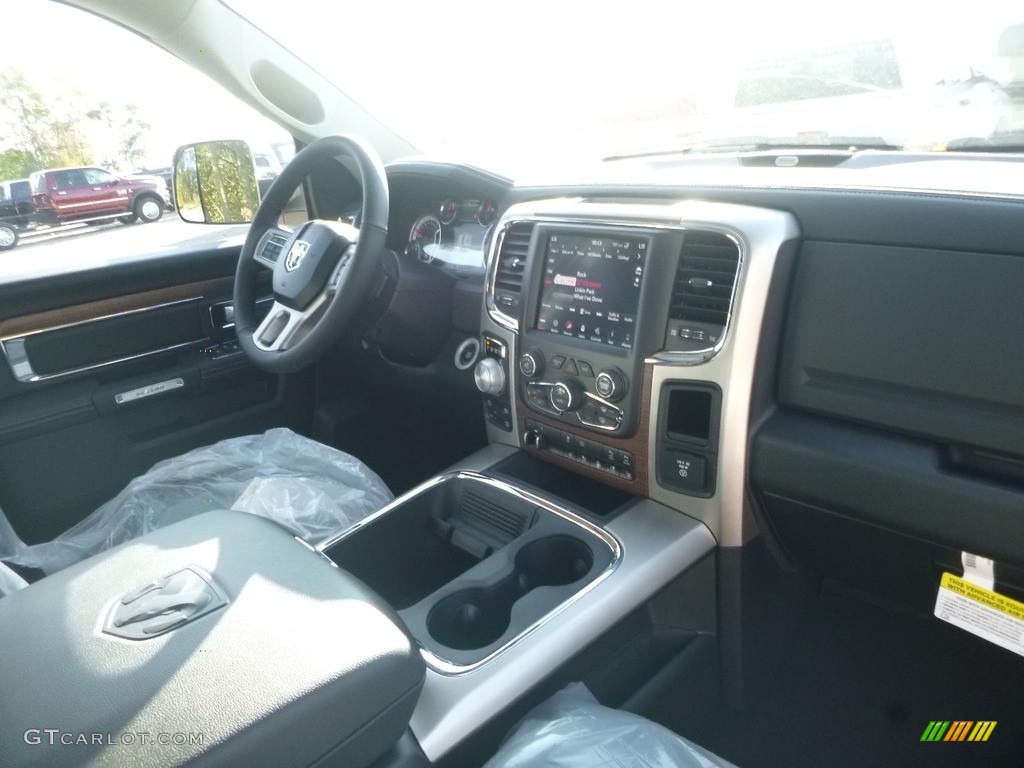 2018 1500 Laramie Crew Cab 4x4 - Granite Crystal Metallic / Black photo #11