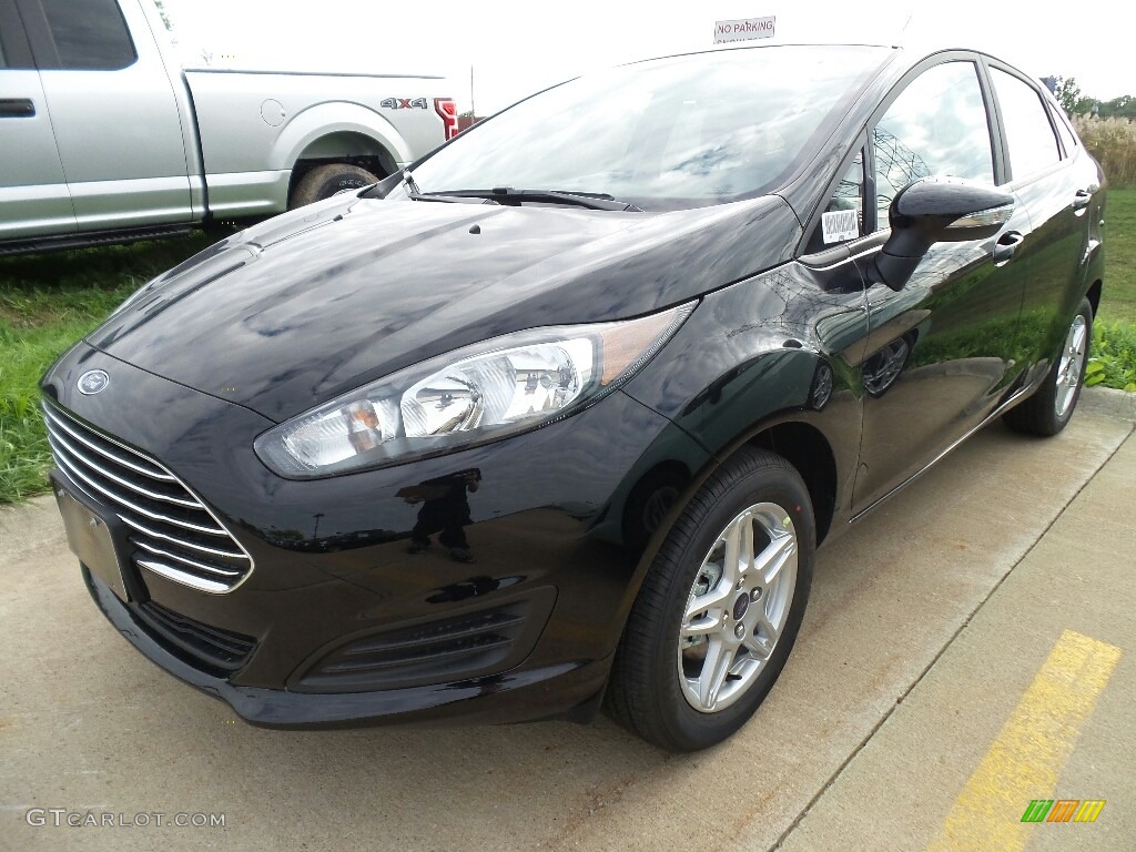 2017 Fiesta SE Sedan - Shadow Black / Charcoal Black photo #1