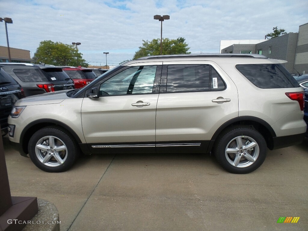 2017 Explorer XLT 4WD - White Gold / Ebony Black photo #2
