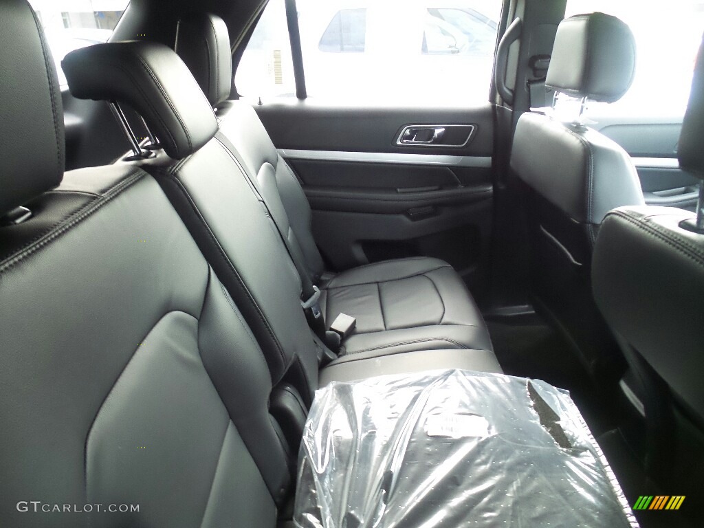 2017 Explorer XLT 4WD - White Gold / Ebony Black photo #5
