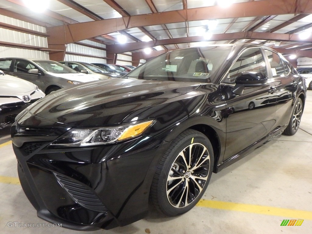 2018 Camry SE - Midnight Black Metallic / Black photo #4