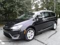 2018 Brilliant Black Crystal Pearl Chrysler Pacifica Touring L  photo #2