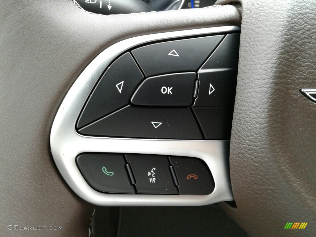2018 Chrysler Pacifica Touring L Controls Photo #123304104