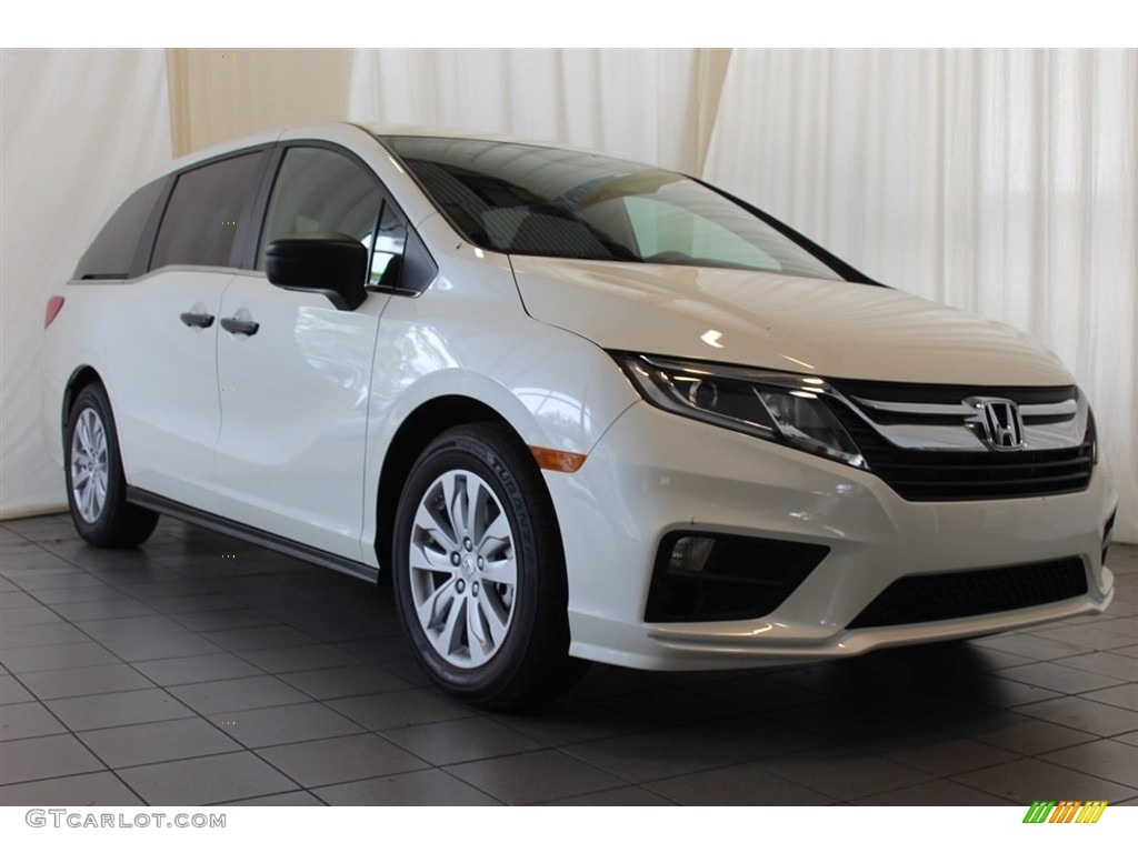 White Diamond Pearl 2018 Honda Odyssey LX Exterior Photo #123309594