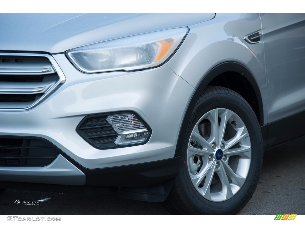 2018 Escape SE 4WD - Ingot Silver / Charcoal Black photo #2