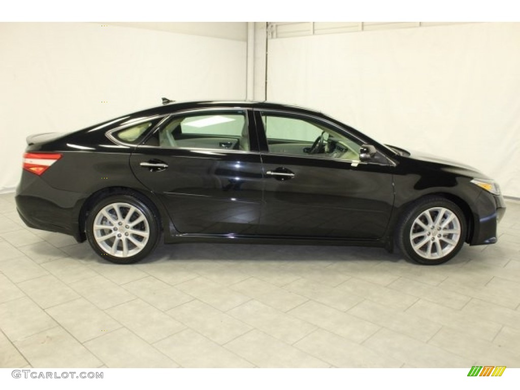 2015 Avalon Limited - Attitude Black / Almond photo #11