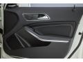 Cirrus White - GLA 250 4Matic Photo No. 45