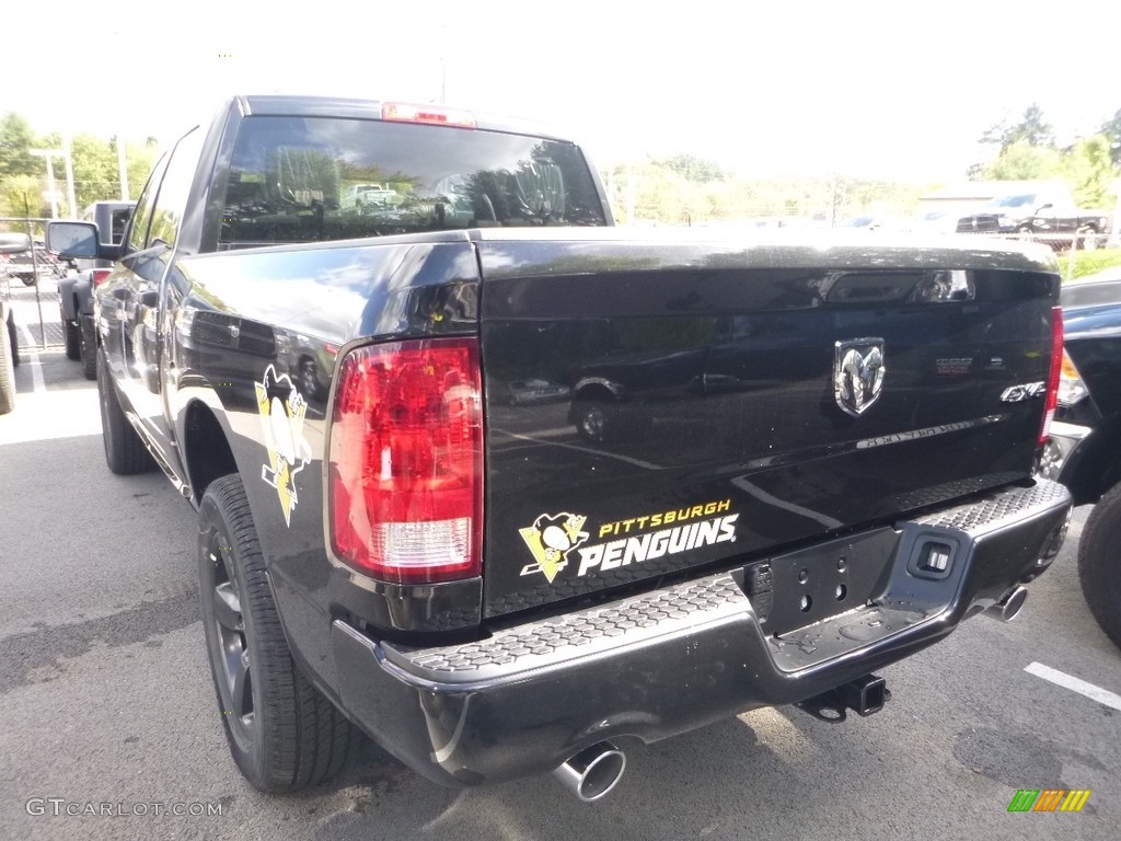2018 1500 Express Crew Cab 4x4 - Brilliant Black Crystal Pearl / Black/Diesel Gray photo #3
