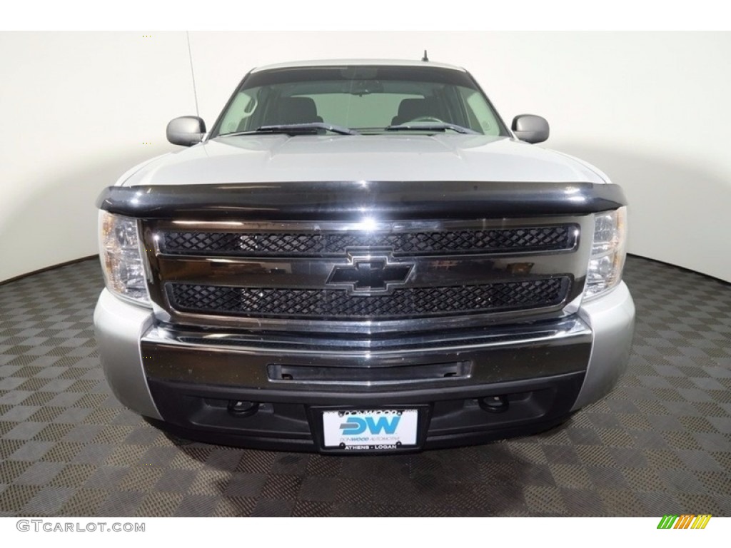 2011 Silverado 1500 LS Extended Cab 4x4 - Sheer Silver Metallic / Dark Titanium photo #4