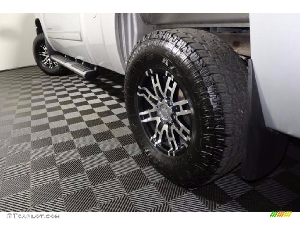 2011 Silverado 1500 LS Extended Cab 4x4 - Sheer Silver Metallic / Dark Titanium photo #18