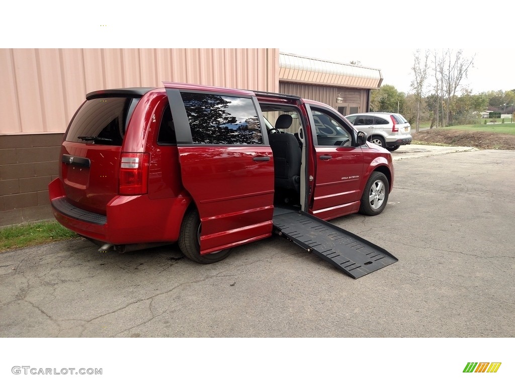 2008 Grand Caravan SE - Inferno Red Crystal Pearl / Dark Slate/Light Shale photo #1