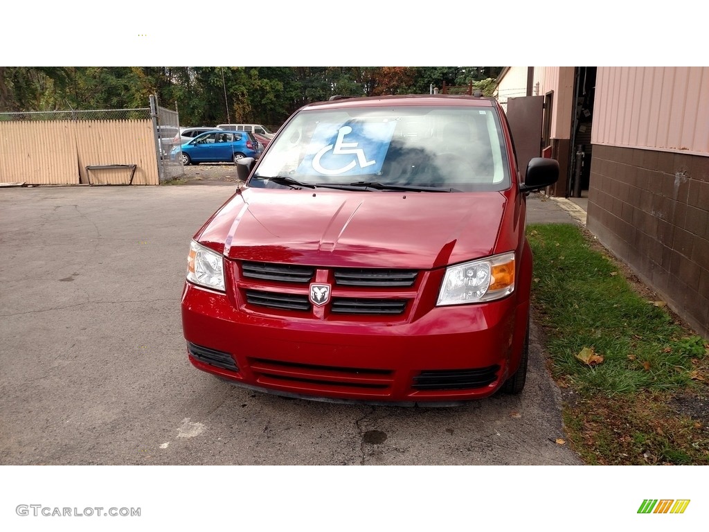 2008 Grand Caravan SE - Inferno Red Crystal Pearl / Dark Slate/Light Shale photo #2