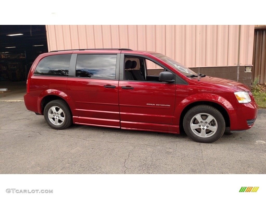 2008 Grand Caravan SE - Inferno Red Crystal Pearl / Dark Slate/Light Shale photo #4