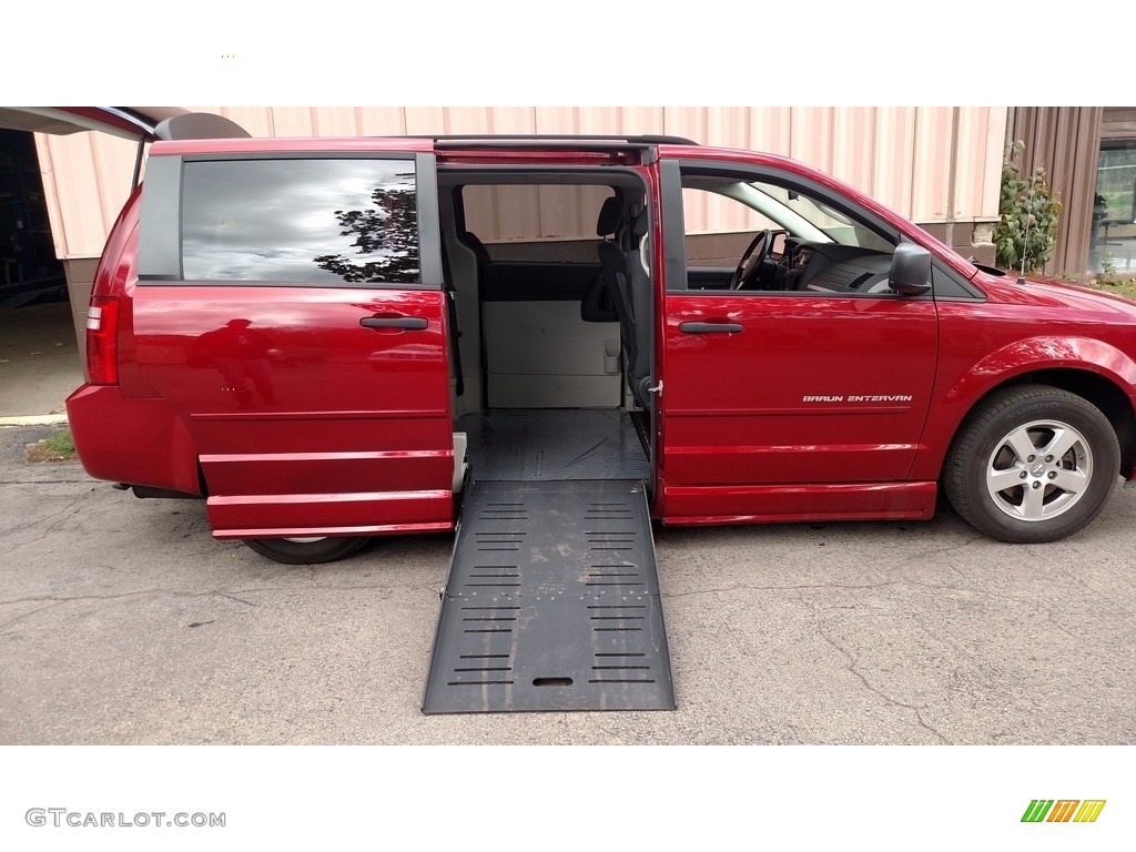 2008 Grand Caravan SE - Inferno Red Crystal Pearl / Dark Slate/Light Shale photo #13
