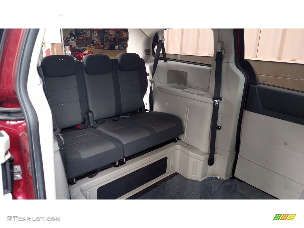 2008 Grand Caravan SE - Inferno Red Crystal Pearl / Dark Slate/Light Shale photo #15