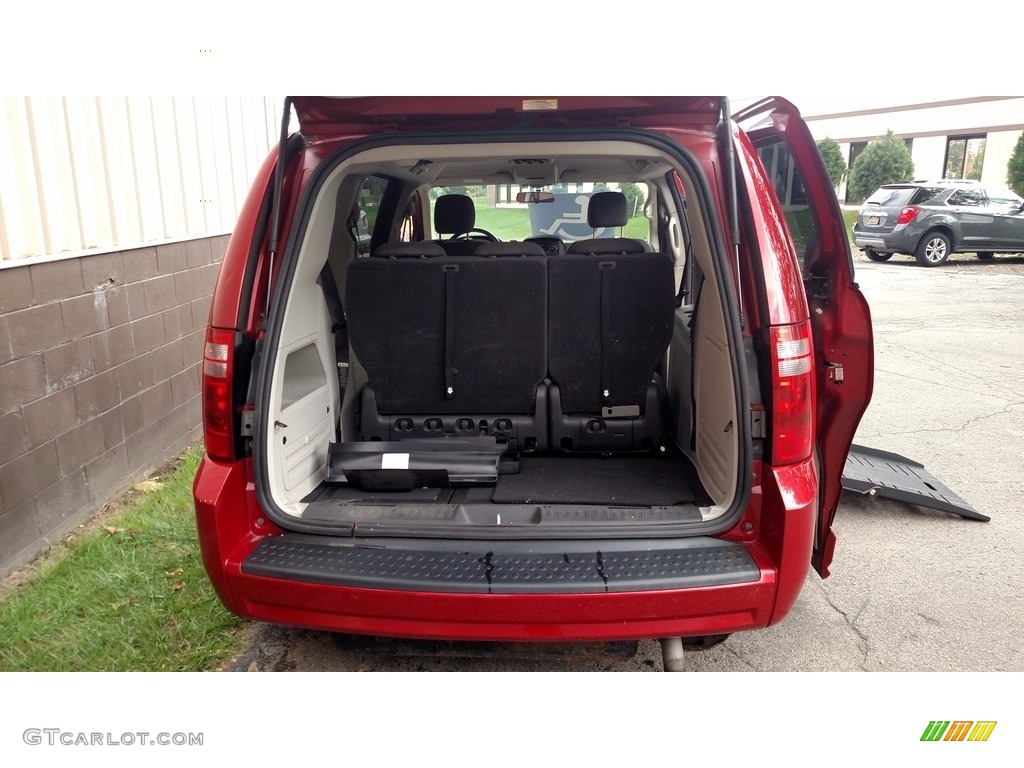 2008 Grand Caravan SE - Inferno Red Crystal Pearl / Dark Slate/Light Shale photo #16