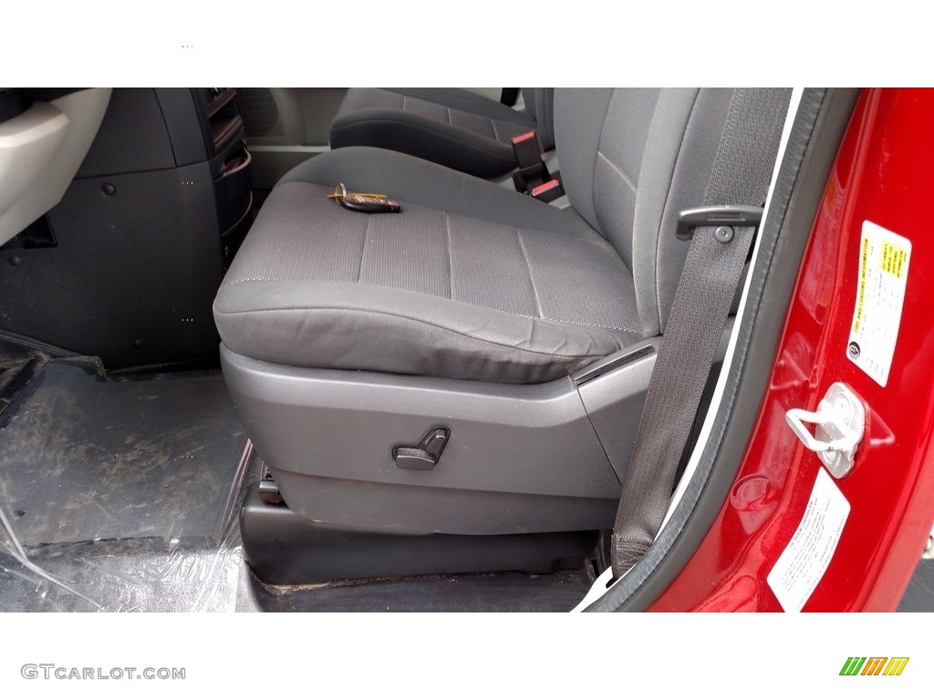 2008 Grand Caravan SE - Inferno Red Crystal Pearl / Dark Slate/Light Shale photo #26