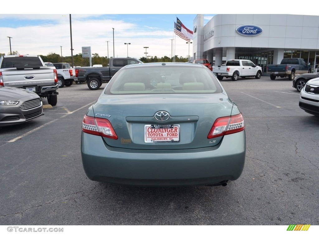 2011 Camry LE - Aloe Green Metallic / Bisque photo #4