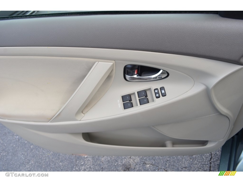2011 Camry LE - Aloe Green Metallic / Bisque photo #8