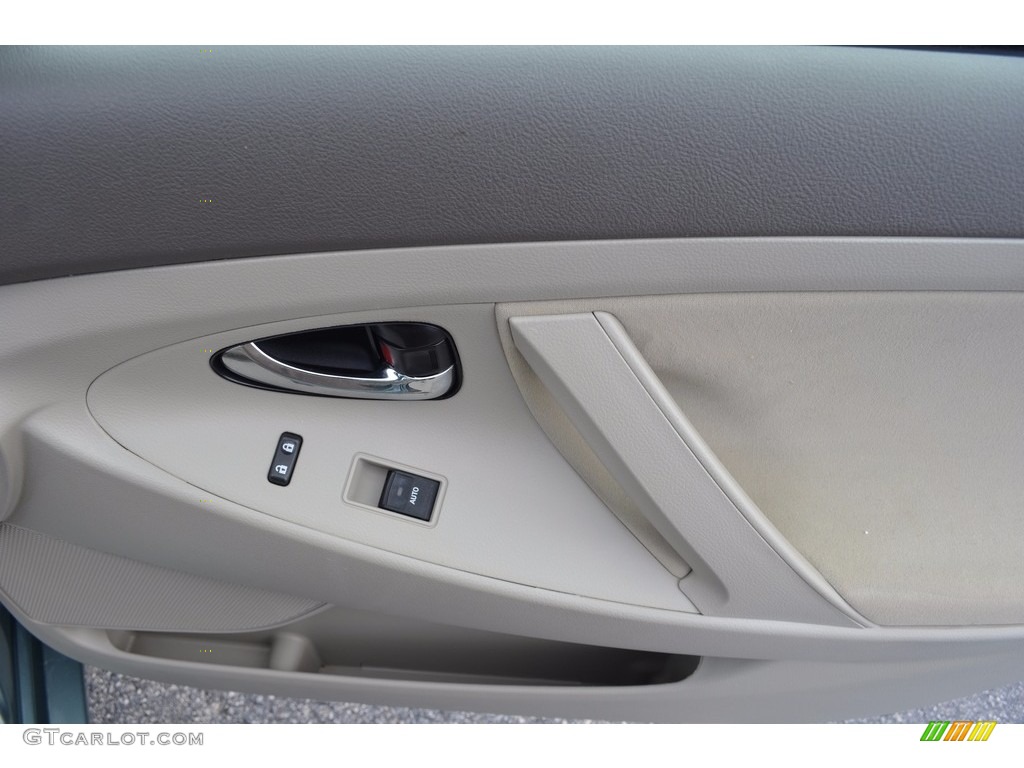 2011 Camry LE - Aloe Green Metallic / Bisque photo #14