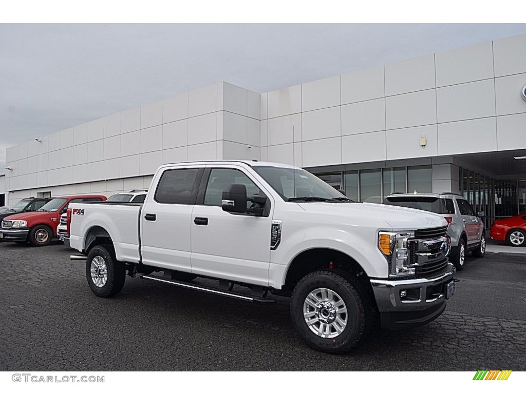 Oxford White Ford F250 Super Duty