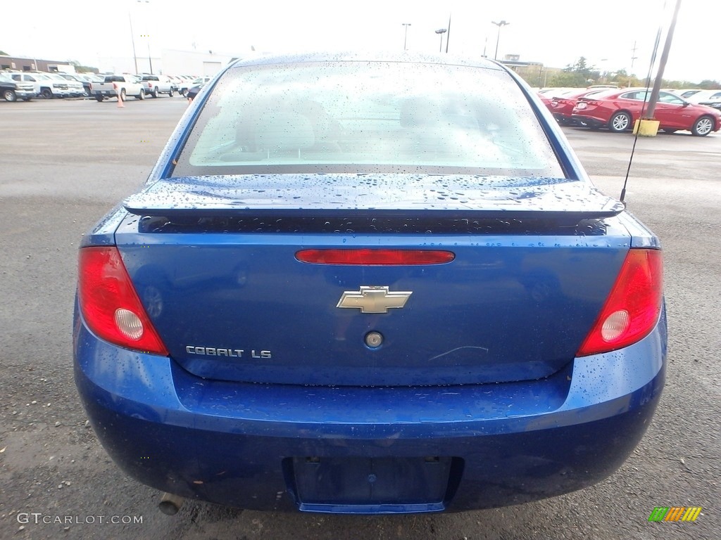 2005 Cobalt LS Sedan - Arrival Blue Metallic / Gray photo #3