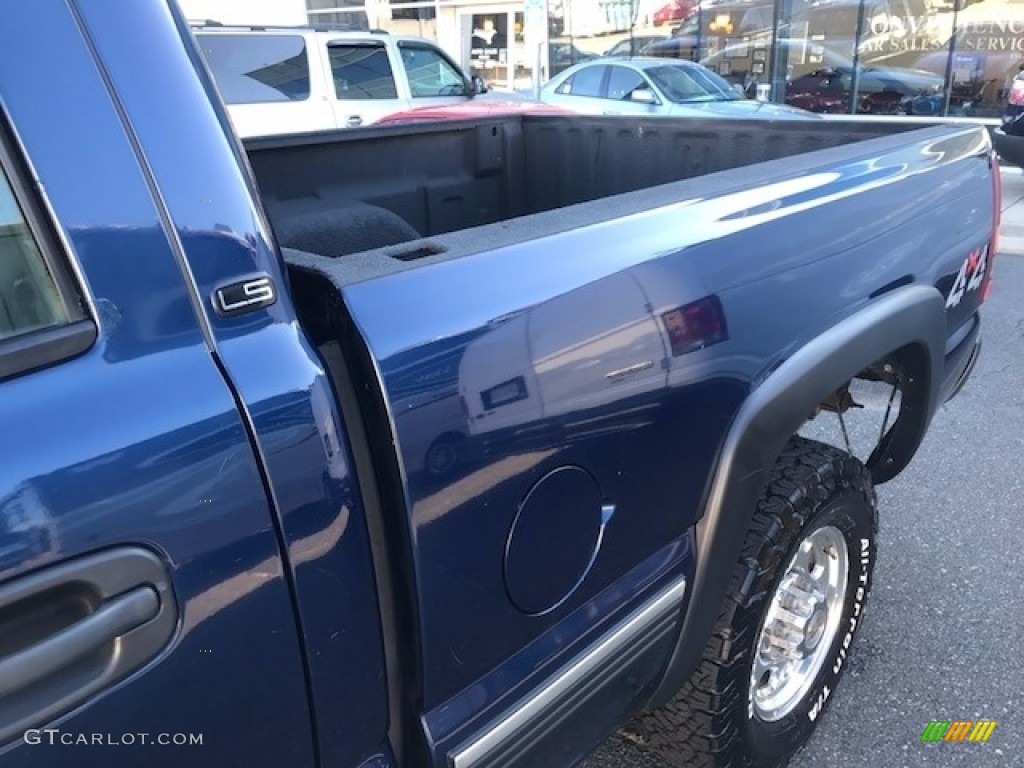 2002 Silverado 1500 LS Crew Cab 4x4 - Indigo Blue Metallic / Graphite Gray photo #10