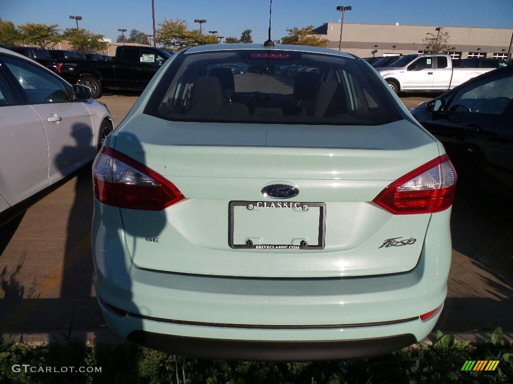 2017 Fiesta SE Sedan - Bohai Bay Mint / Charcoal Black photo #4