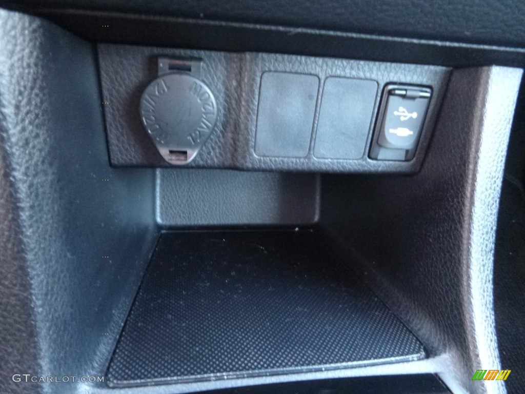 2015 Corolla LE - Classic Silver Metallic / Ash photo #23
