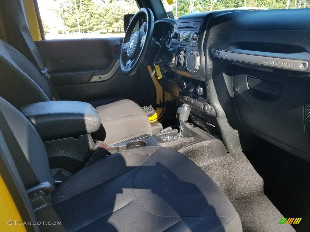 2015 Wrangler Unlimited Sport 4x4 - Baja Yellow / Black photo #17