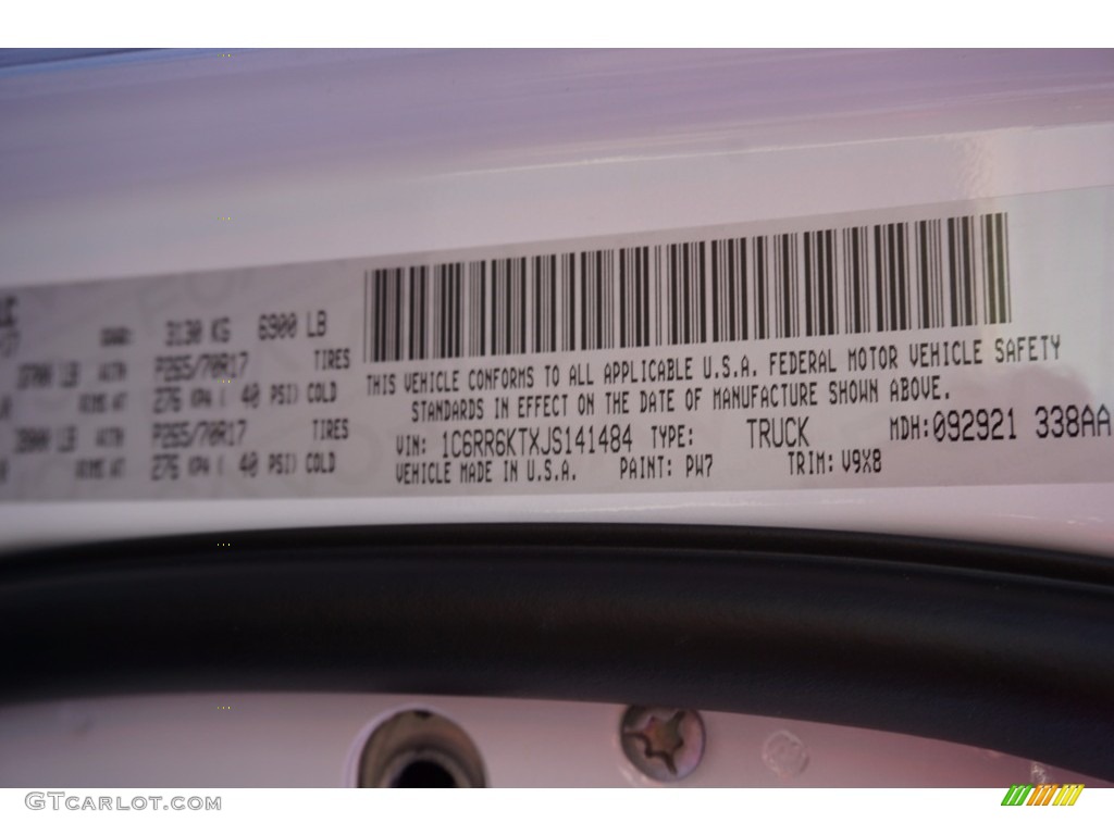 2018 1500 Express Crew Cab - Bright White / Black/Diesel Gray photo #16