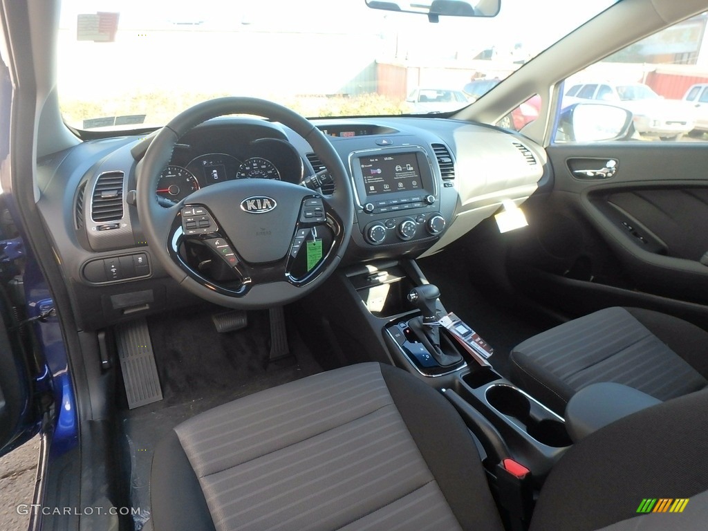 Black Interior 2018 Kia Forte S Photo #123362588