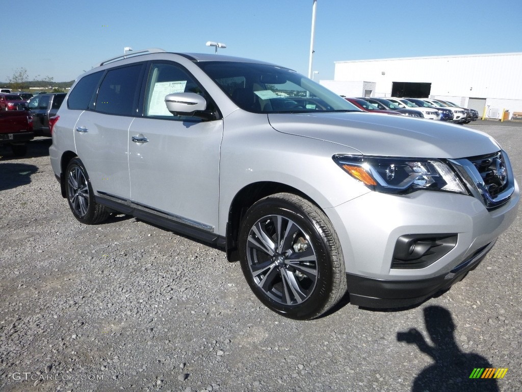 Brilliant Silver 2018 Nissan Pathfinder Platinum 4x4 Exterior Photo #123362594