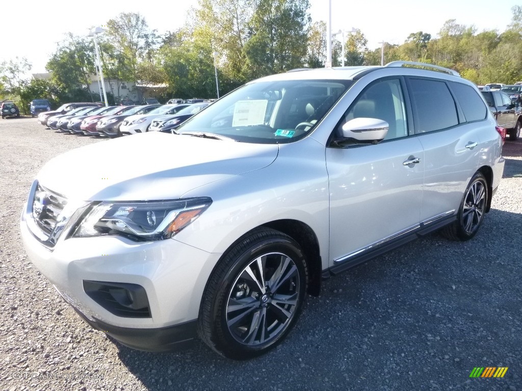 Brilliant Silver 2018 Nissan Pathfinder Platinum 4x4 Exterior Photo #123362780