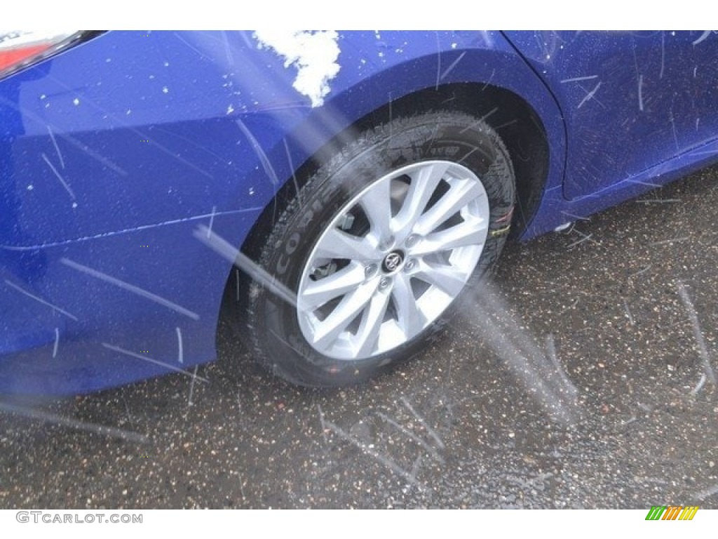 2018 Camry LE - Blue Crush Metallic / Macadamia photo #9