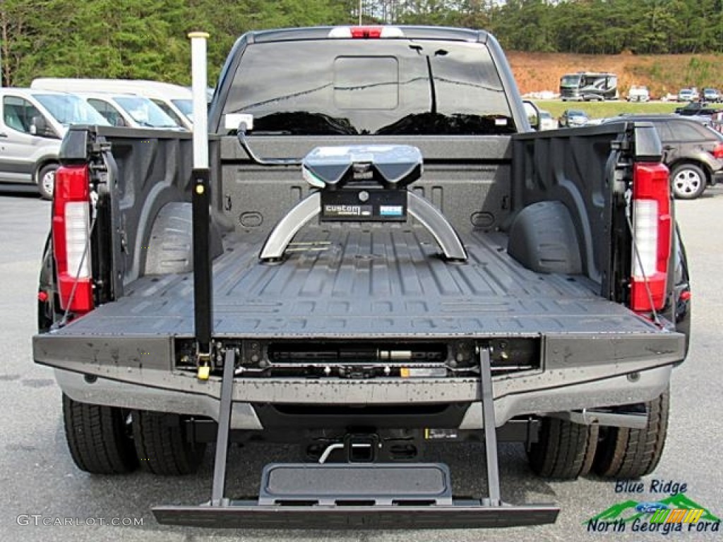 2017 F450 Super Duty King Ranch Crew Cab 4x4 - Shadow Black / King Ranch Java photo #14