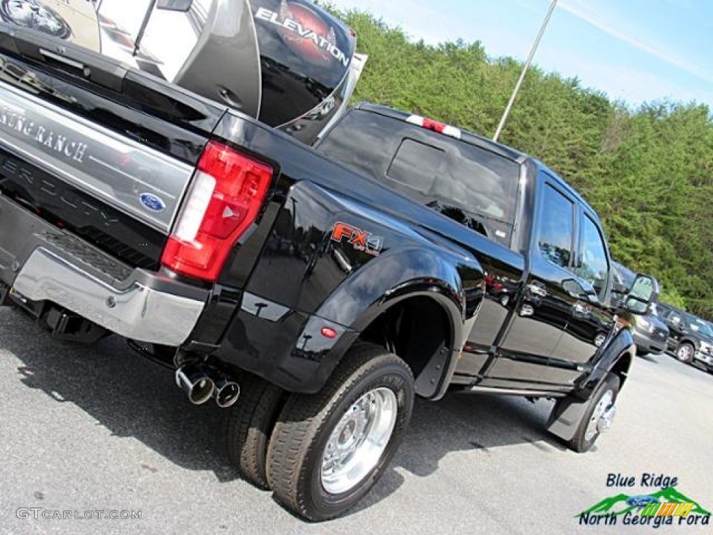 2017 F450 Super Duty King Ranch Crew Cab 4x4 - Shadow Black / King Ranch Java photo #40