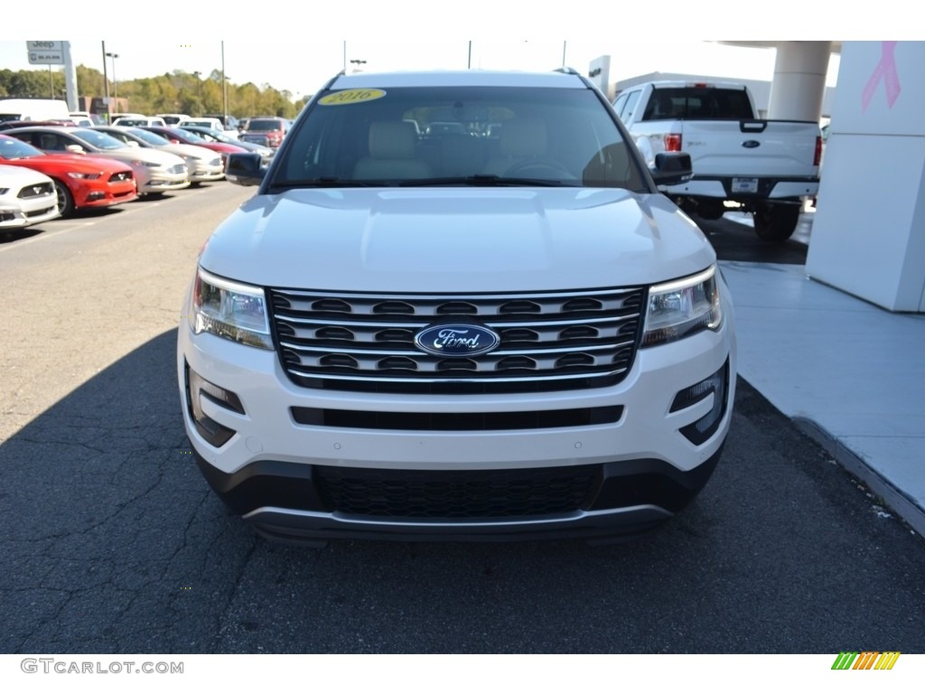 2016 Explorer XLT 4WD - White Platinum Metallic Tri-Coat / Medium Light Camel photo #26