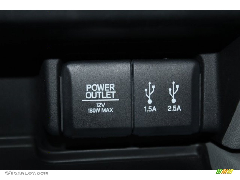 2016 Pilot EX-L - Lunar Silver Metallic / Gray photo #23