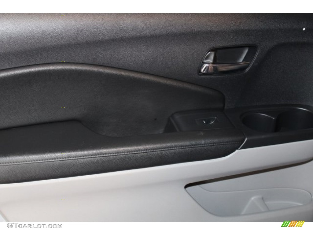 2016 Pilot EX-L - Lunar Silver Metallic / Gray photo #31