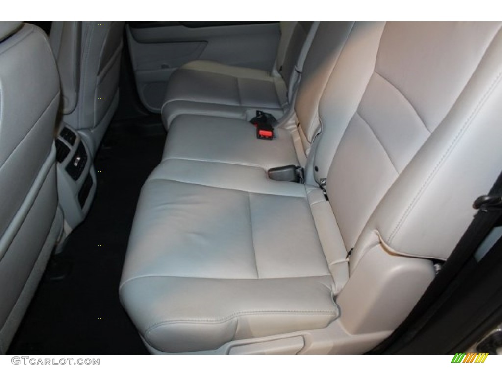 2016 Pilot EX-L - Lunar Silver Metallic / Gray photo #32
