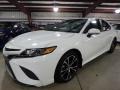 Super White - Camry SE Photo No. 4
