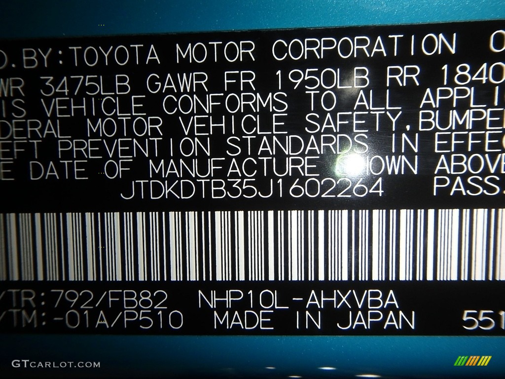 2018 Toyota Prius c Two Color Code Photos