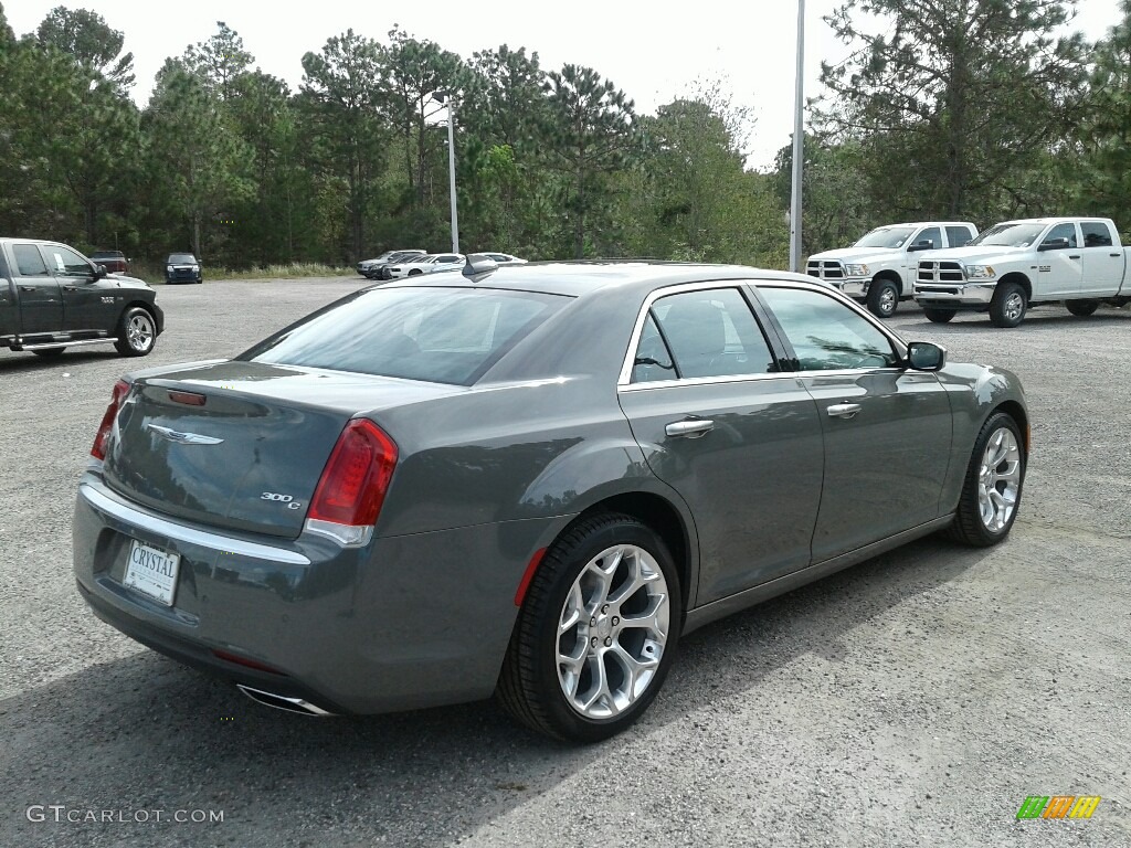 2018 300 C - Ceramic Grey / Black photo #5