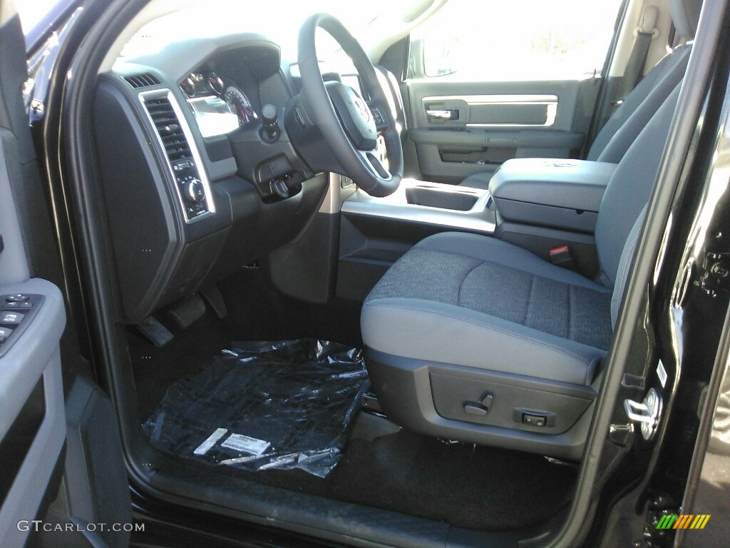 2018 1500 Big Horn Crew Cab 4x4 - Brilliant Black Crystal Pearl / Black/Diesel Gray photo #4