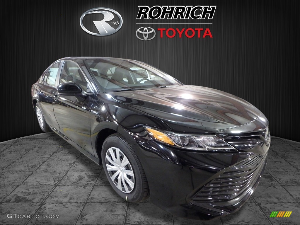 2018 Camry Hybrid LE - Midnight Black Metallic / Ash photo #1