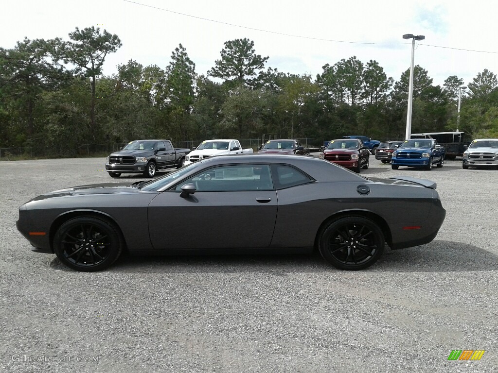 2018 Challenger SXT - Granite / Black photo #2