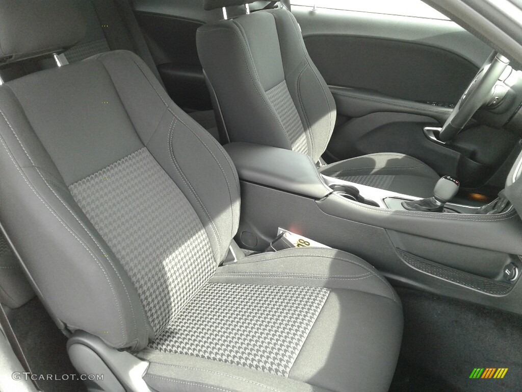 2018 Challenger SXT - Granite / Black photo #11